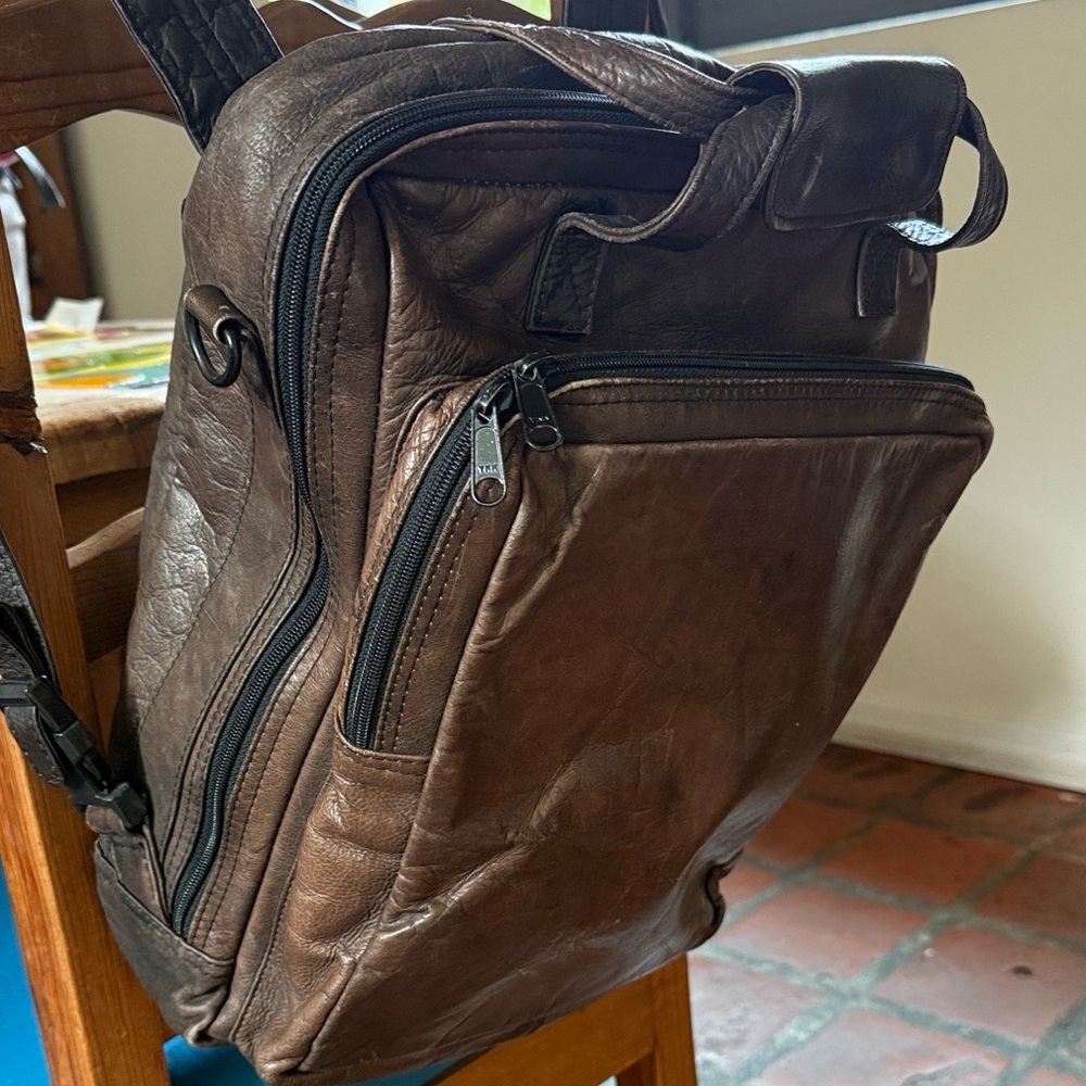 Vintage Simon of California dark brown distressed leather convertible backpack